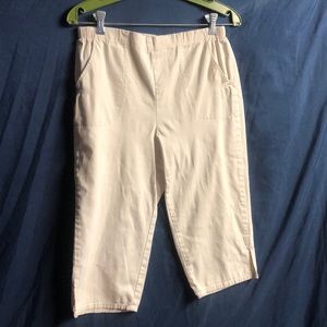 Kayo Beige capris elastic waistband women’s size 8